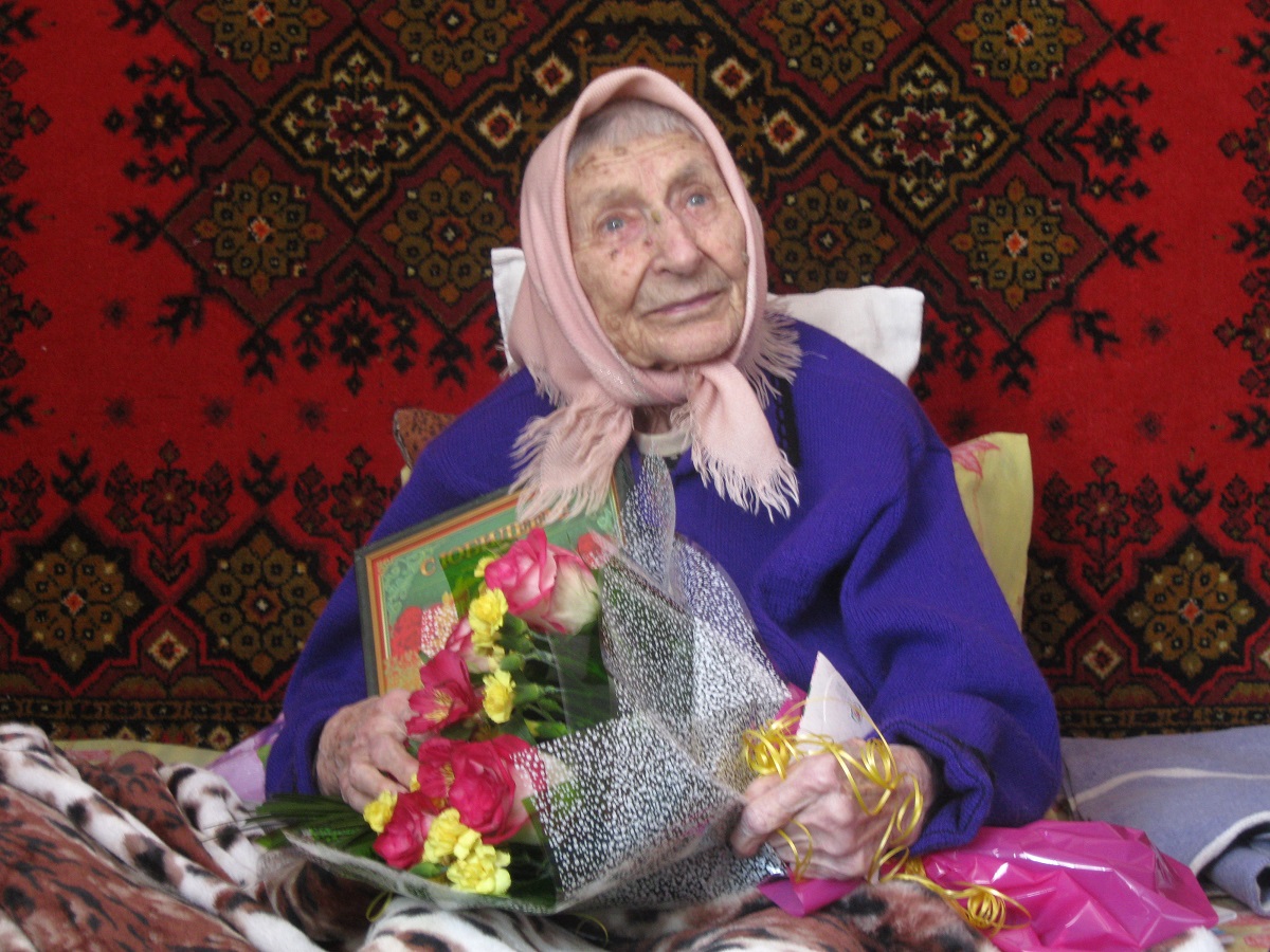 Жительница Карловки отпраздновала 100-летие (фото)