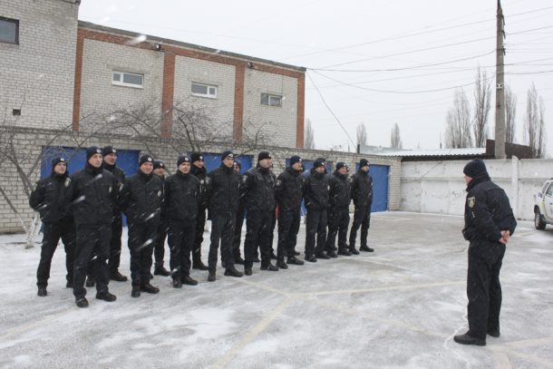 Восемь парней и две девушки стали патрульными в Кременчуге