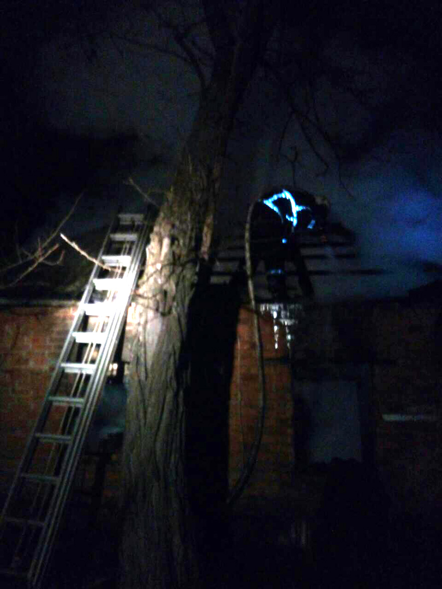 Под Полтавой ночью горел дом (фото)