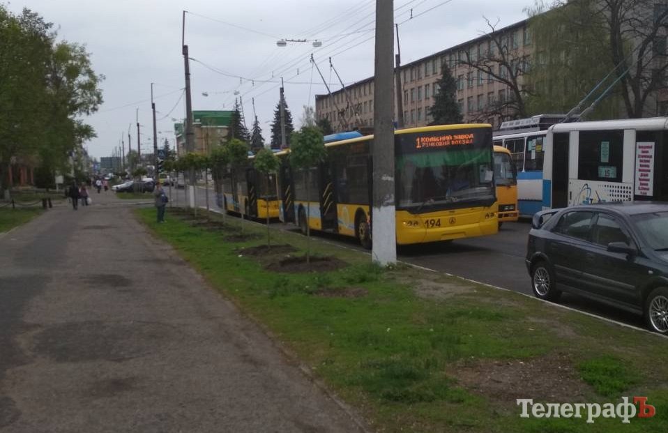 В Кременчуге остановились троллейбусы (фото)