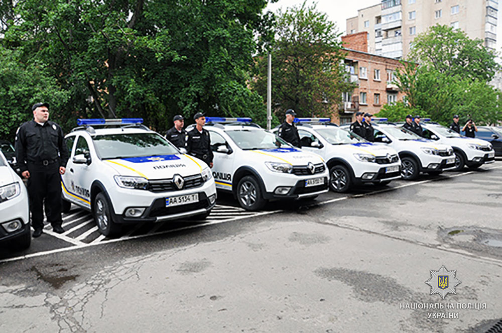 Полицейские охраны получили новые автомобили (фото)