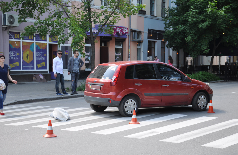 Женщина-водитель сбила полтавчанку на пешеходном переходе (фото)