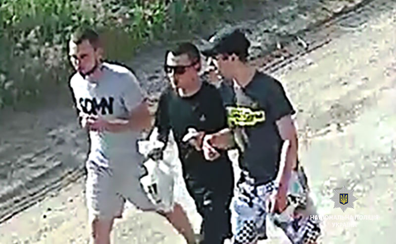 Полиция ищет троих грабителей, которых зафиксировали камеры видеонаблюдения