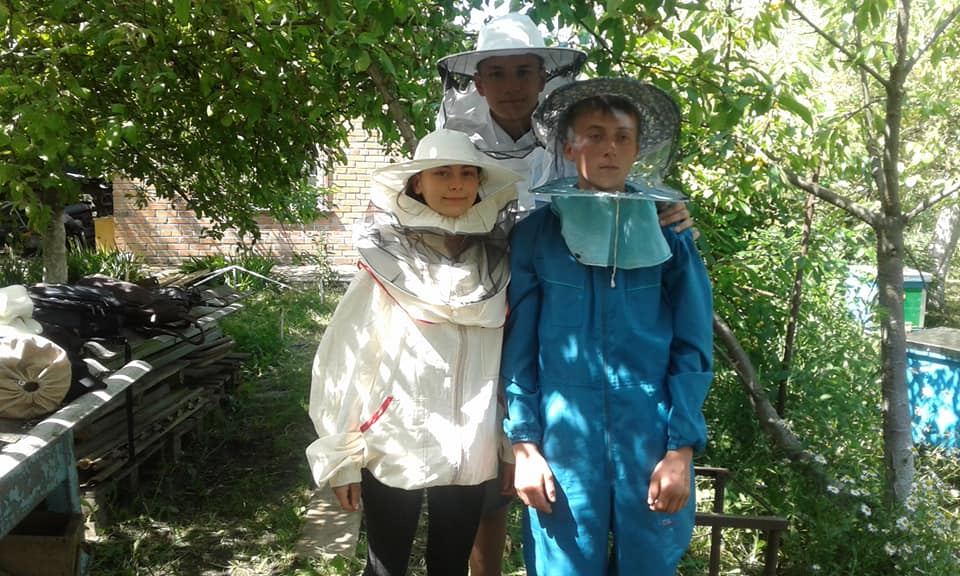 Юные пчеловоды из Гадяча соревнуются во Франции