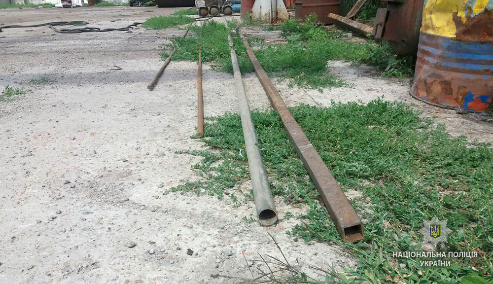 На Полтавщине украли трубы длиной по 1,5 метра (фото)