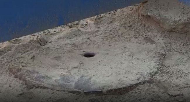 На детской площадке в Полтаве нашли приоткрытый люк (видео)