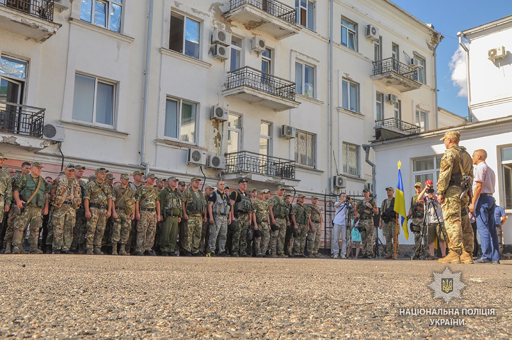 Полтавских силовиков отправили на фронт (фото)