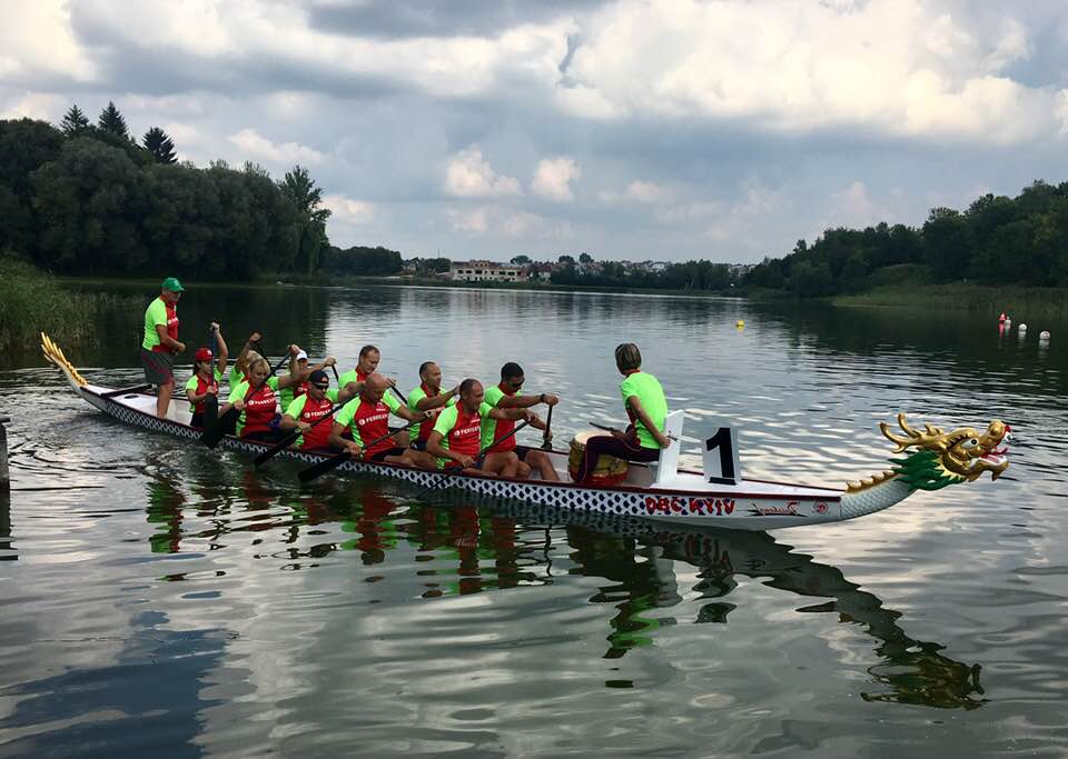 Полтавские гребцы на лодках-драконах выиграли "золото" Кубка Украины