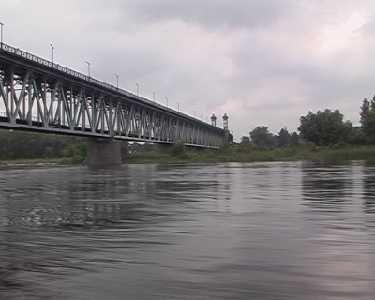 По мосту через Днепр ограничат движение