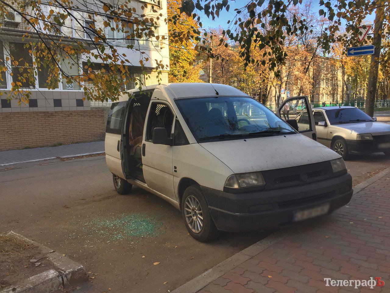 Спортсменам, приехавшим на соревнования в Кременчуг, разбили окно в машине
