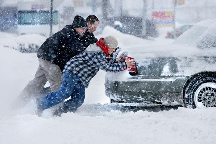 На Полтавщине с ухудшением погоды 140 человек попали в снежные ловушки