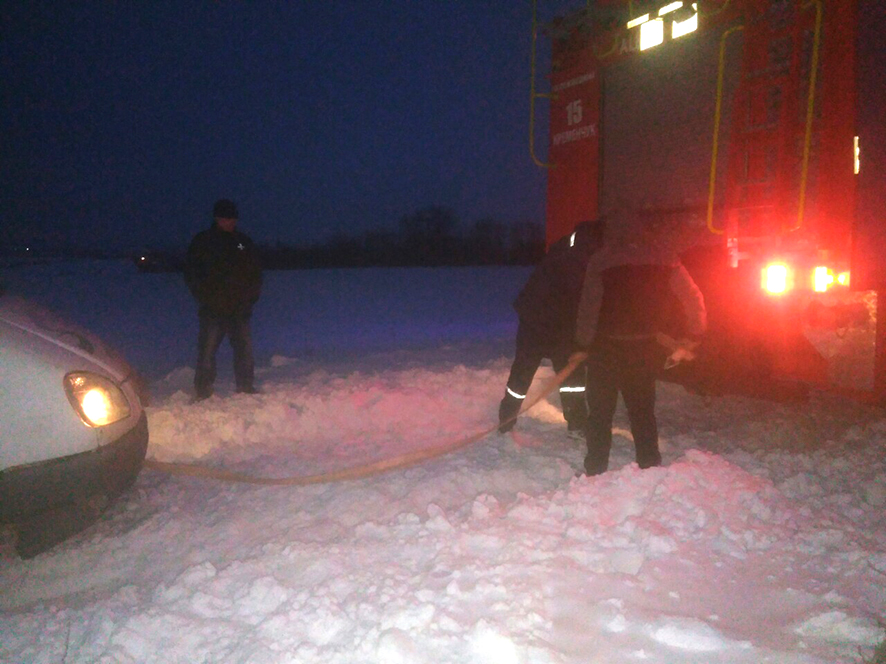 На Полтавщине "скорая" попала в снежную ловушку