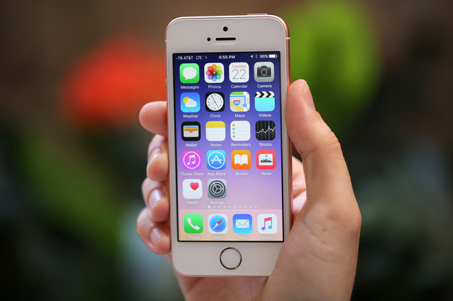 У кременчужанина на рынке из рук выхватили iPhone