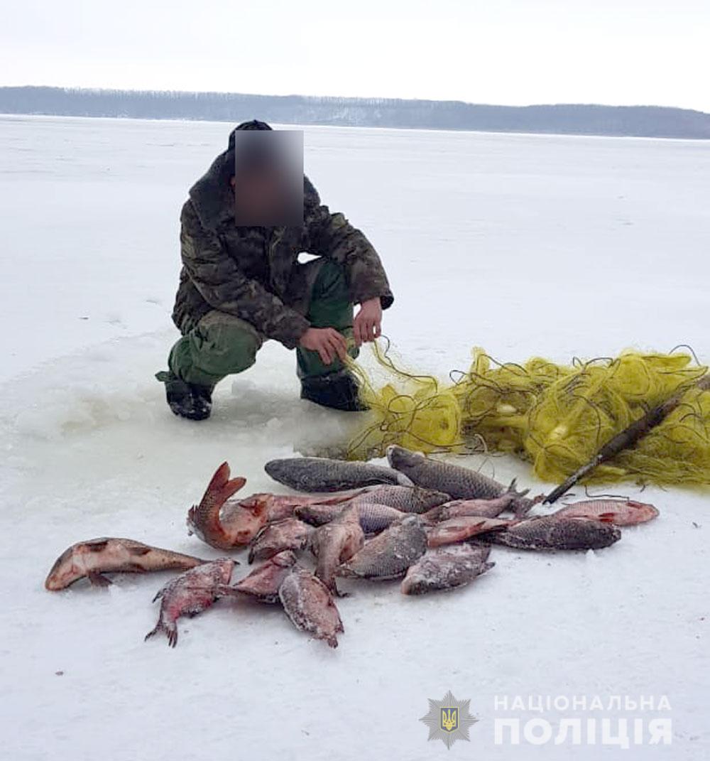 На Кременчугском водохранилище орудовал браконьер (фото)