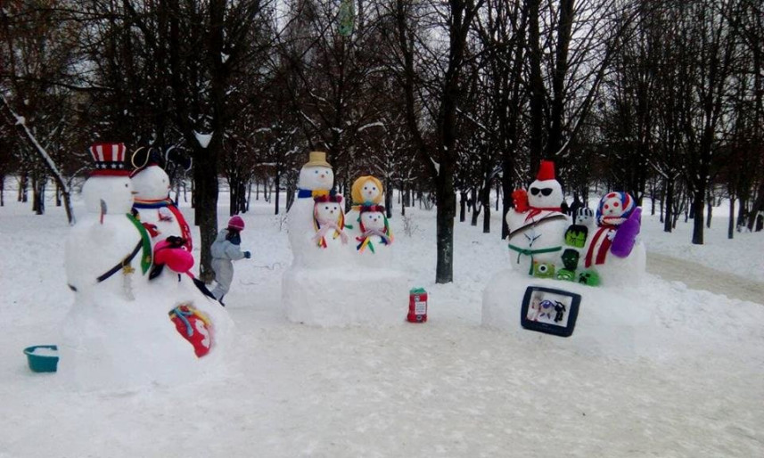 В Полтаве появились "геополитические" снежные скульптуры (фото)