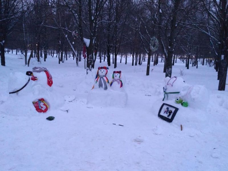 В Полтаве разрушили креативные снежные скульптуры (фото)