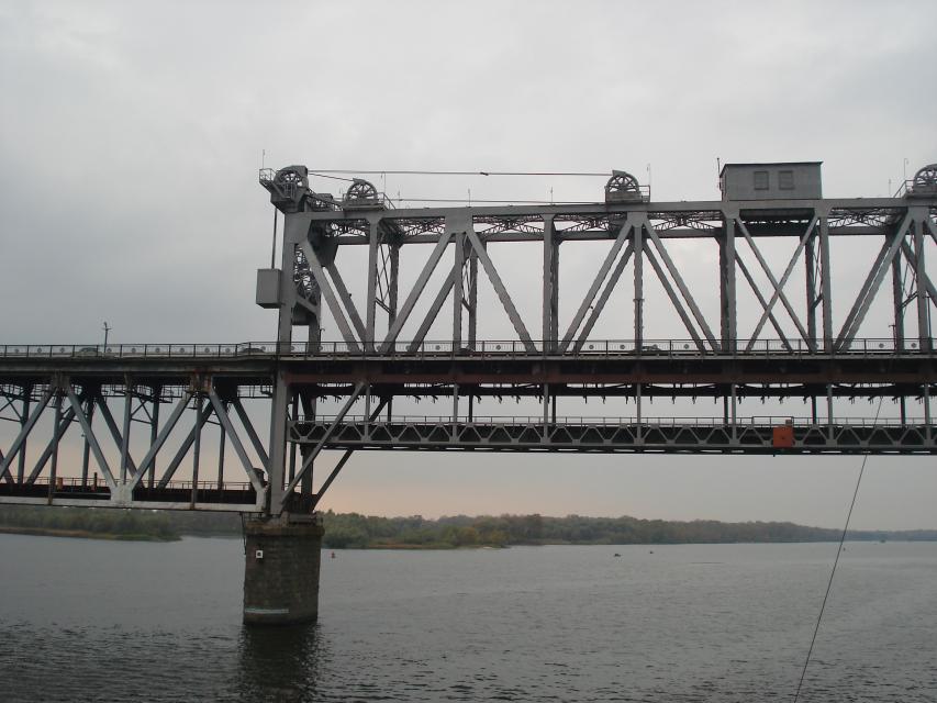 В Кременчуге будет ограничено движение по мосту через Днепр
