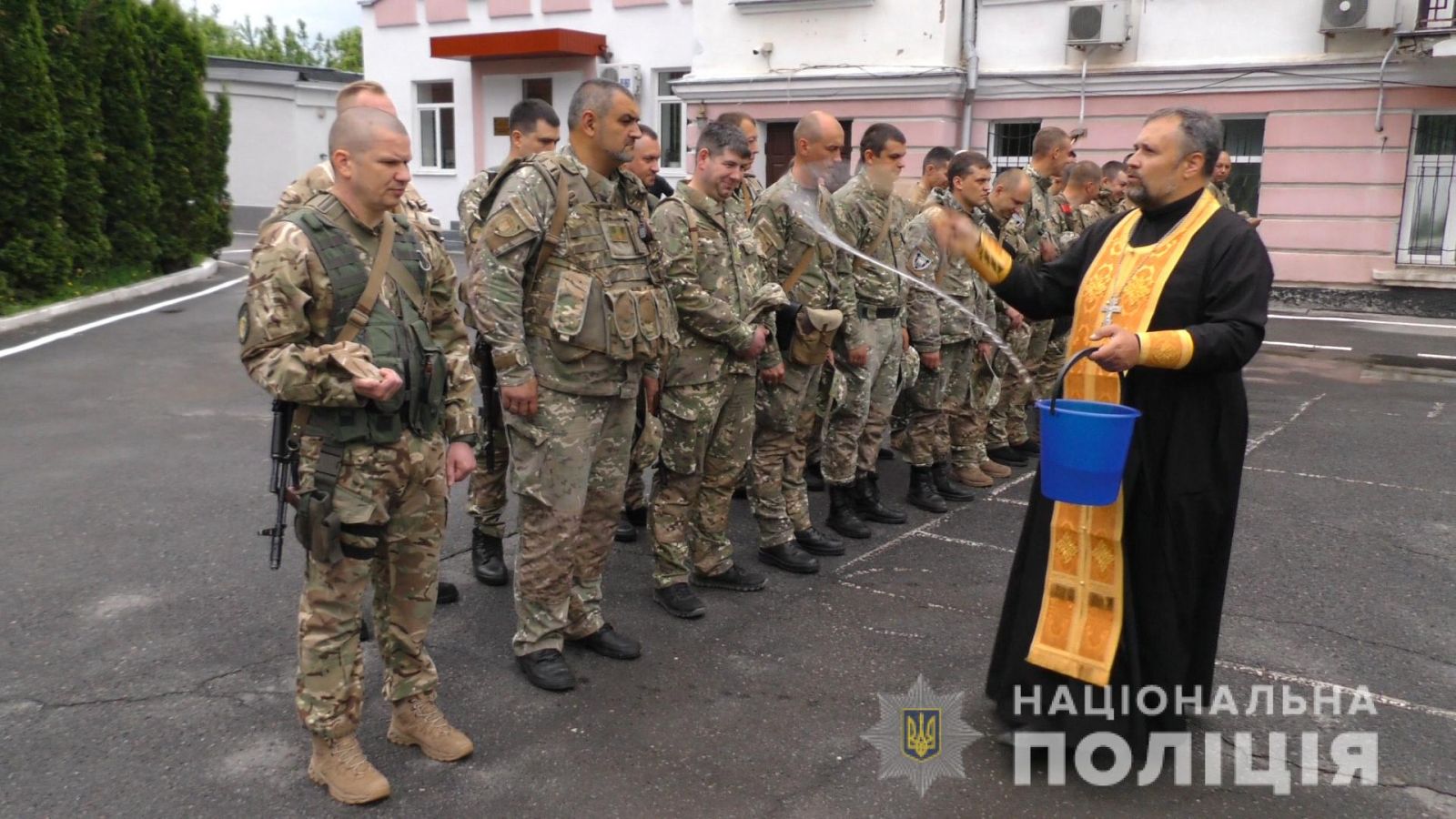 Десятки полтавских полицейских отправились на восток Украины
