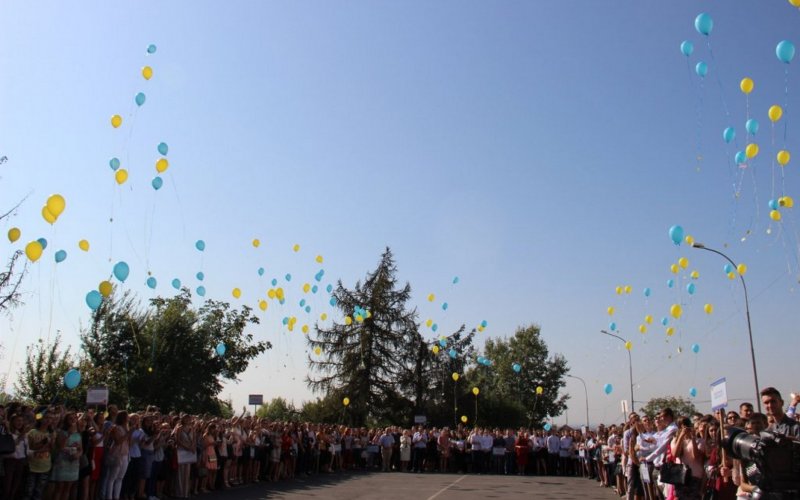 Полтавских школьников призывают отказаться от воздушных шариков