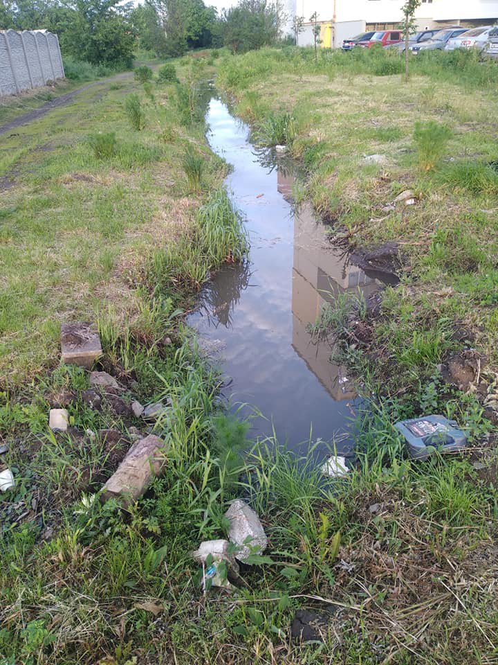 Под Полтавой, в Щербанях, образовалась "река" (фото)