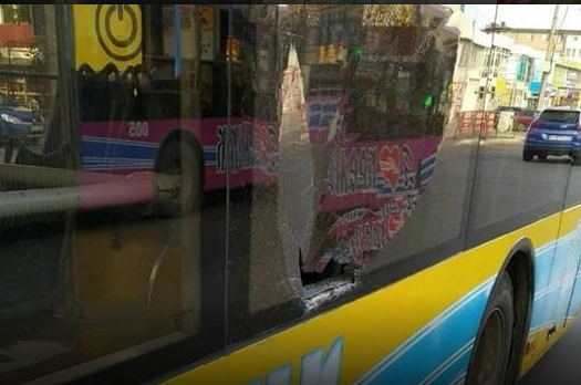 В Кременчуге троллейбус попал в аварию (фото)