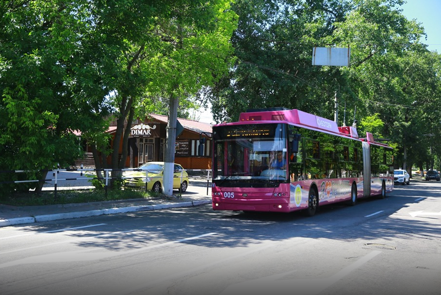 По Кременчугу ездят бесплатные троллейбусы