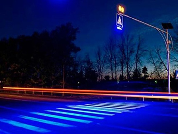 Под Полтавой сделали пешеходный переход со светодиодной подсветкой