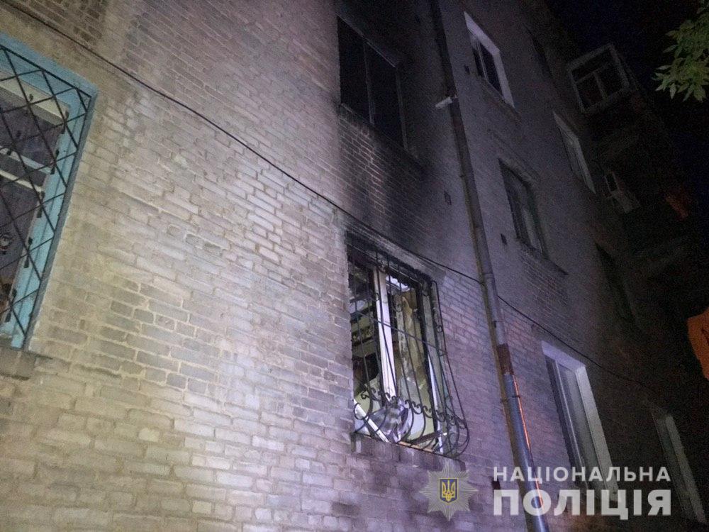 В Кременчуге в окно квартиры бросили гранату (фото)