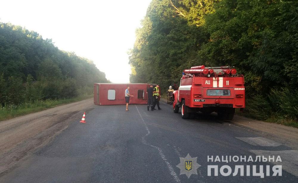 На Полтавщине перевернулся маршрутный автобус: есть пострадавший (фото)