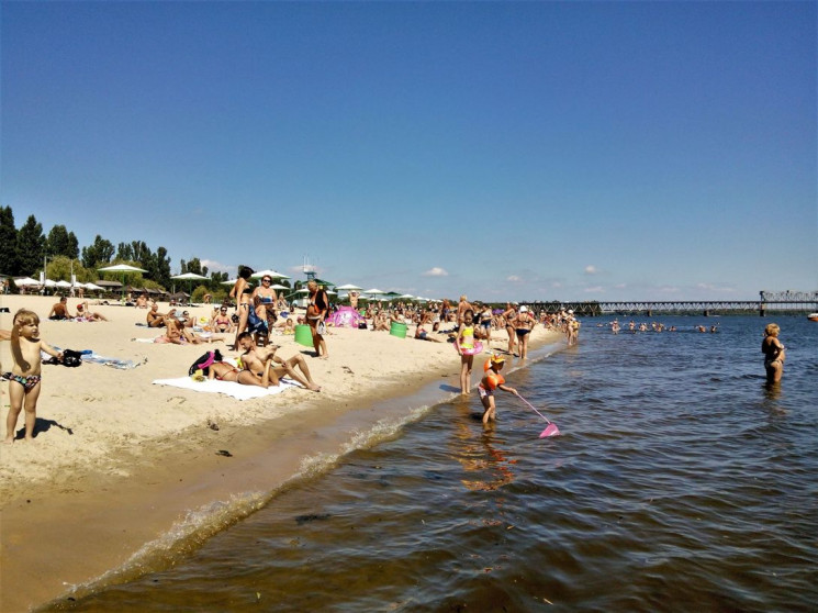 На пляжах Кременчуга зашкаливает кишечная палочка