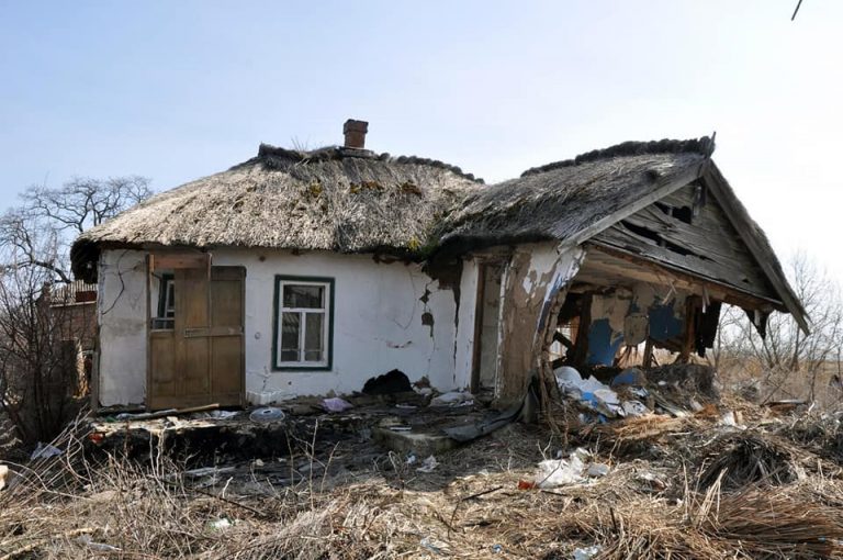 В ОТГ на Полтавщине займутся брошенными разрушенными домами