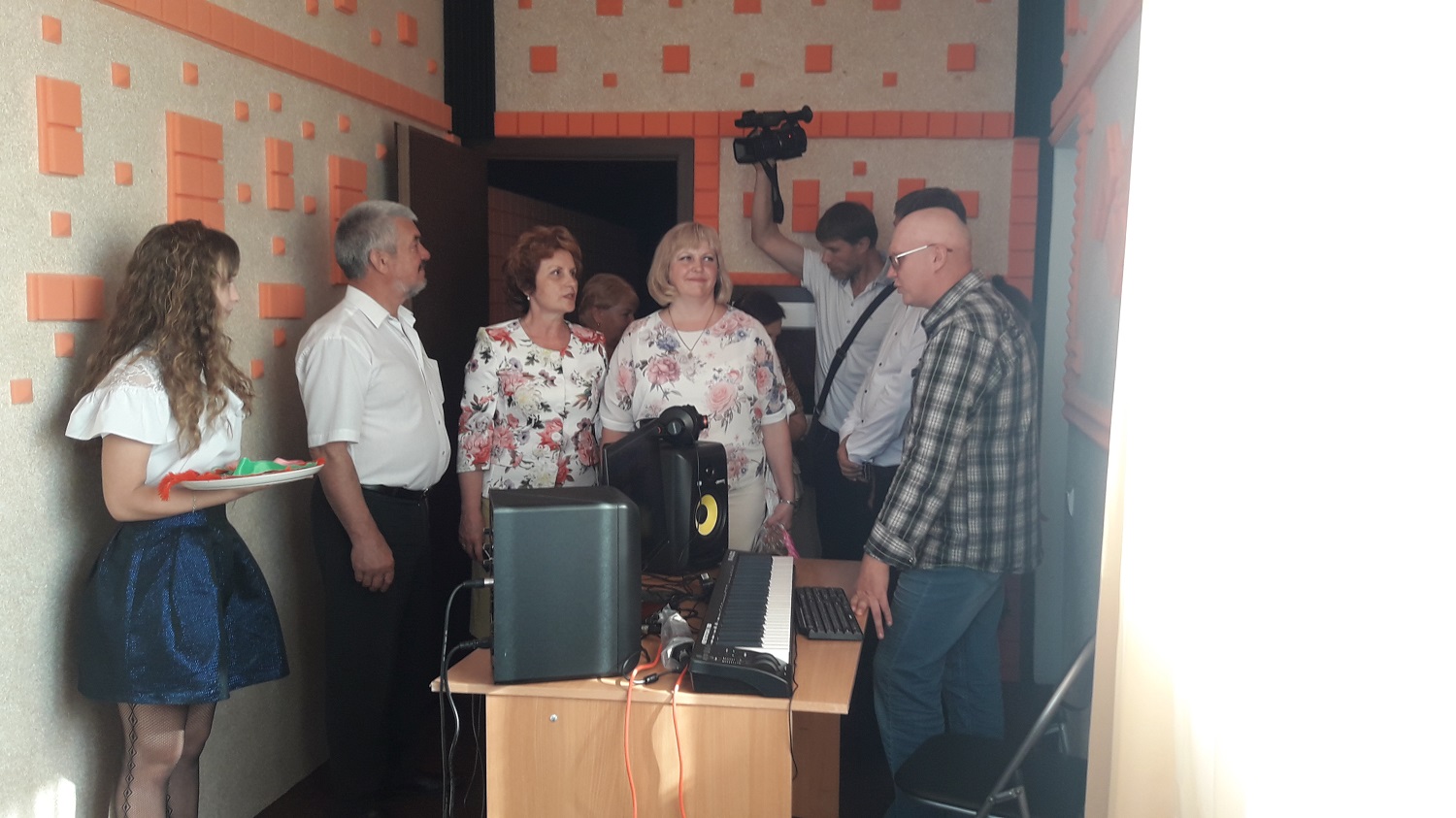 На Полтавщине в сельской школе открыли студию звукозаписи и танцевальный зал (фото)