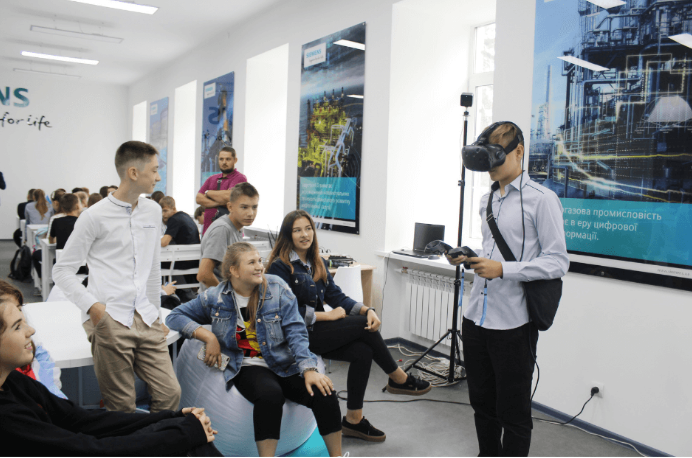 В полтавском вузе открыли уникальную лабораторию с виртуальной реальностью