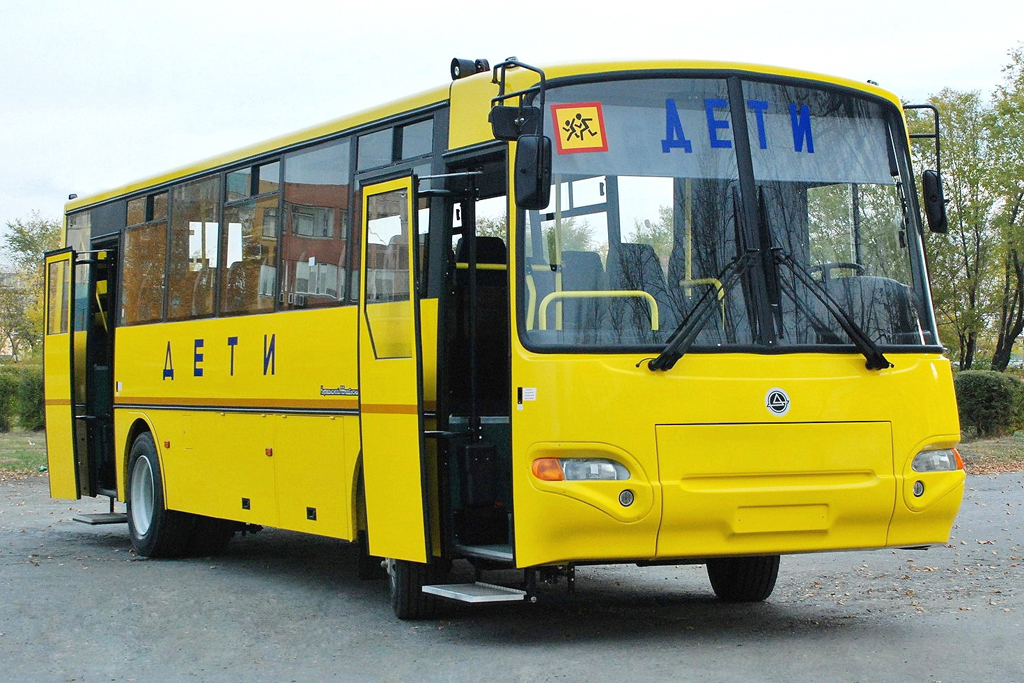 Жители Червоного Шляха, где пытались изнасиловать девочку, просят еще один школьный автобус