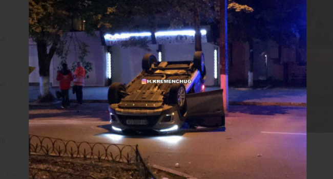 В Кременчуге перевернулся автомобиль (фото)