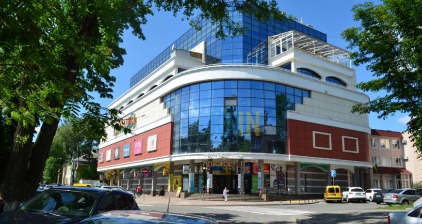 В торгово-развлекательном центре в Полтаве произошла стрельба