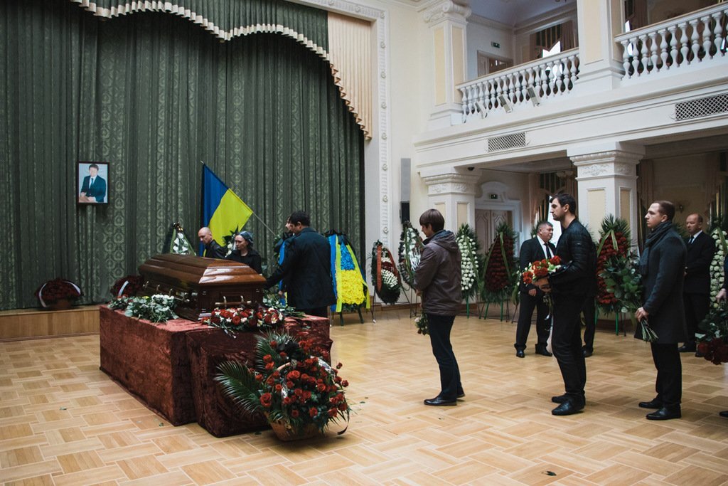 Крушение вертолета на Полтавщине: в Киеве попрощались с Тарасом Кутовым