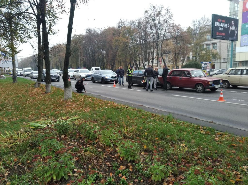В Полтаве столкнулись пять автомобилей, в одном была беременная женщина