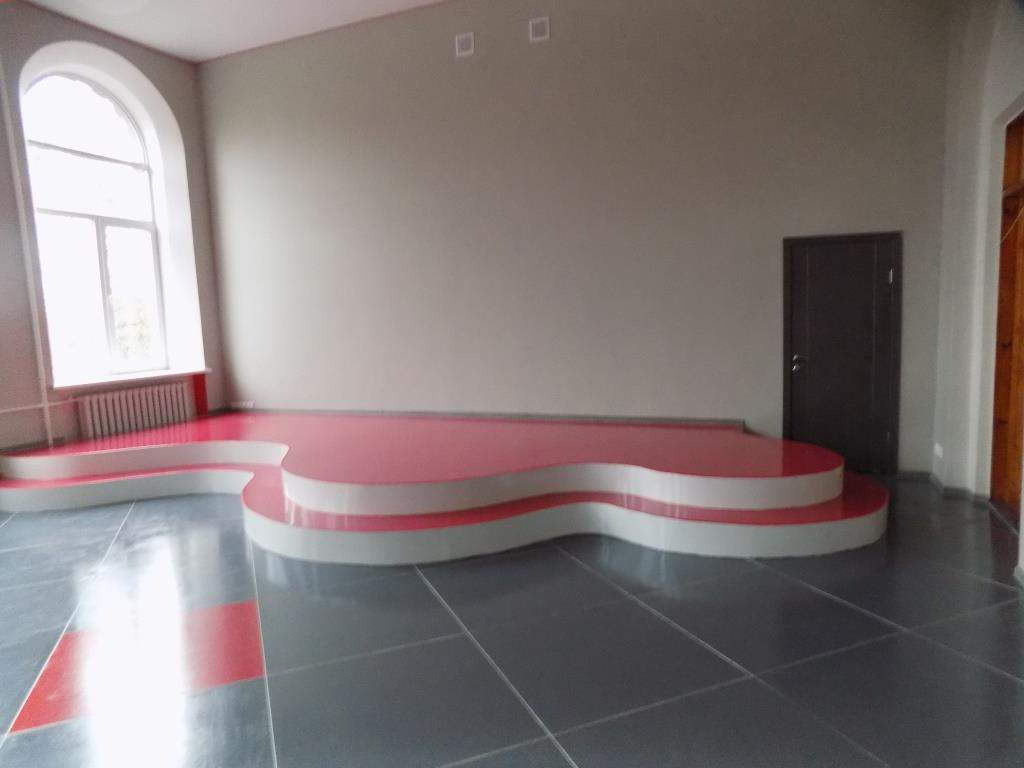 В пирятинской школе появился необычный актовый зал (фото)