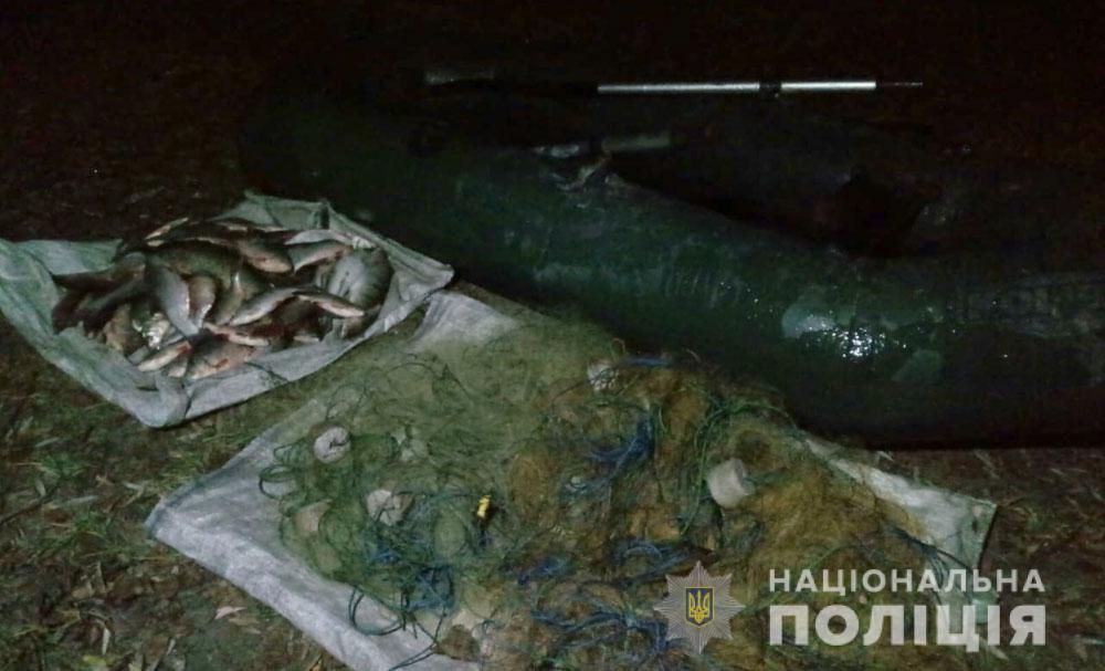 На Кременчугском водохранилище орудовал браконьер со 100-метровыми сетями