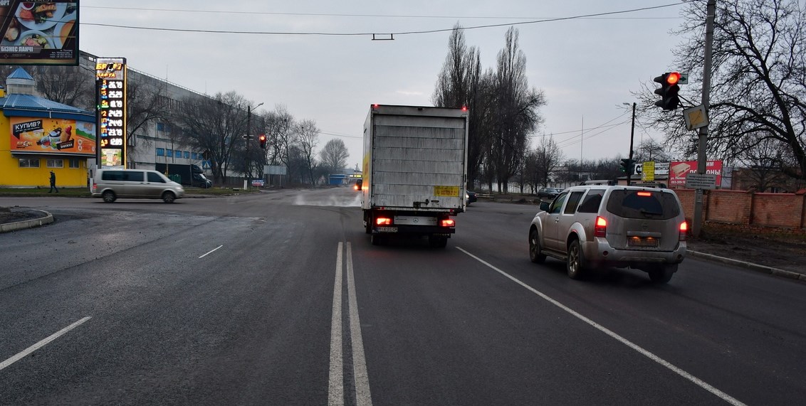 На Харьковском шоссе открыли полосу движения для транспорта