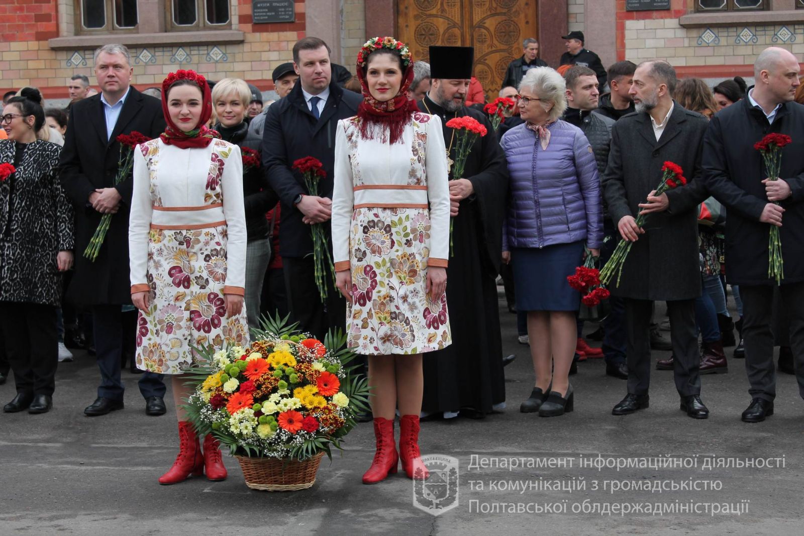 В Полтаве возложили цветы к памятнику Шевченко