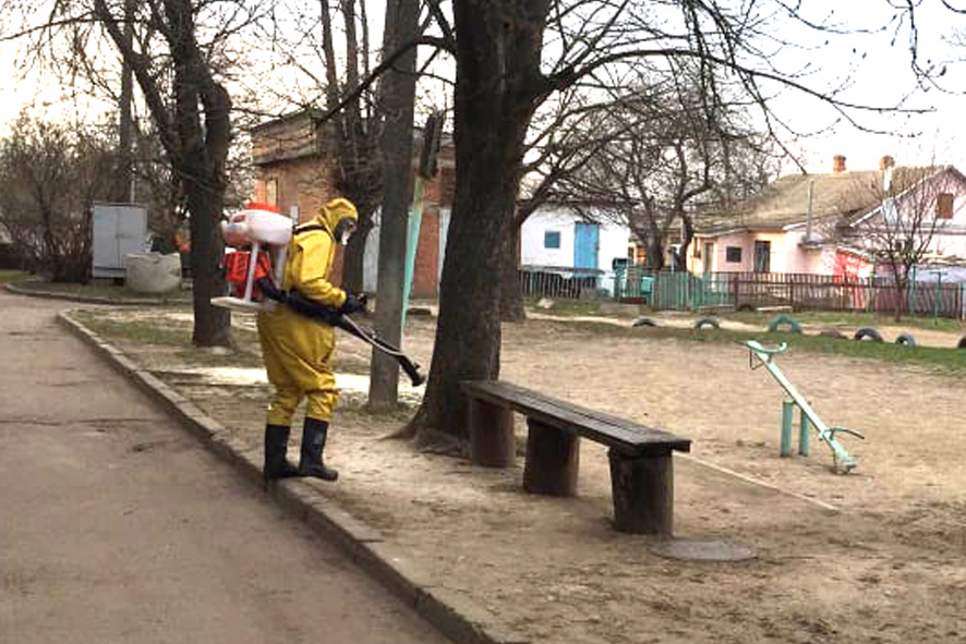 В районах области проводят дезинфекцию улиц и общественных мест