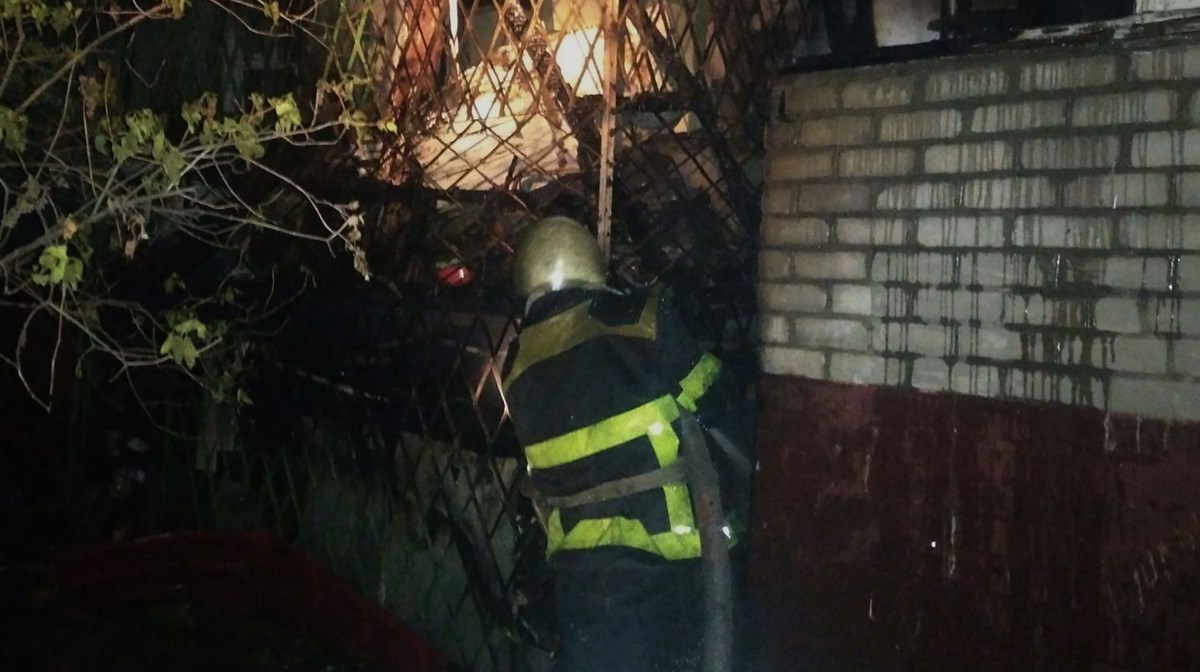 Во время тушения пожара в квартире пожарные Кременчуга спасли женщину