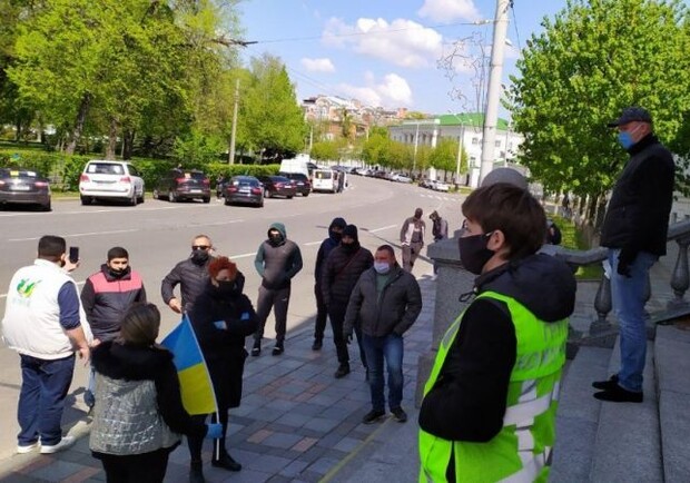 В Полтаве предприниматели устроили протест под горсоветом
