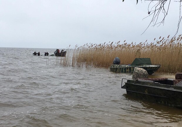 в Полтавской области троих людей ищут водолазы