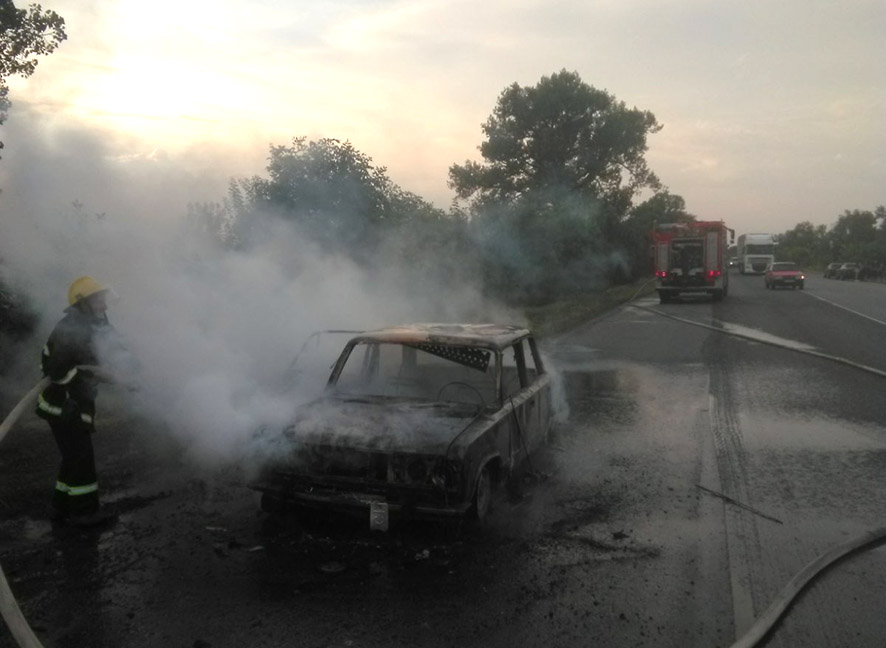 В Новосанжарском районе горел автомобиль