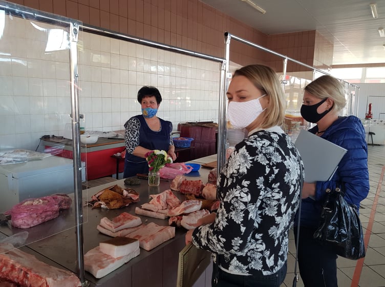 Торговые точки по продаже мяса в Полтаве работают с несоблюдением противоэпидемических требований