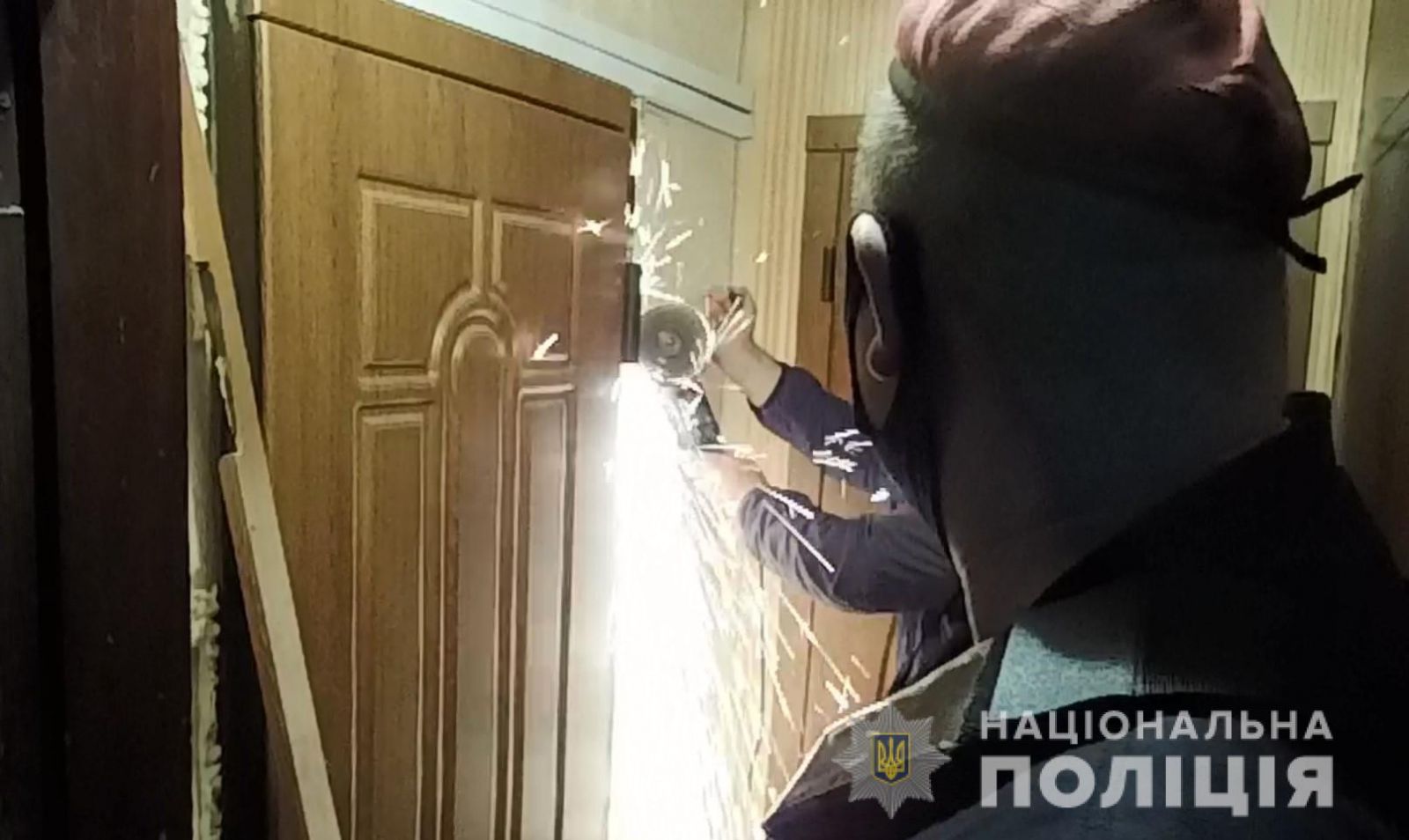 На Полтавщине полицейские спасли мужчину, который пытался покончить жизнь самоубийством