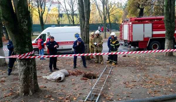 В Полтаве женщина погибла после падения в 5-метровую яму